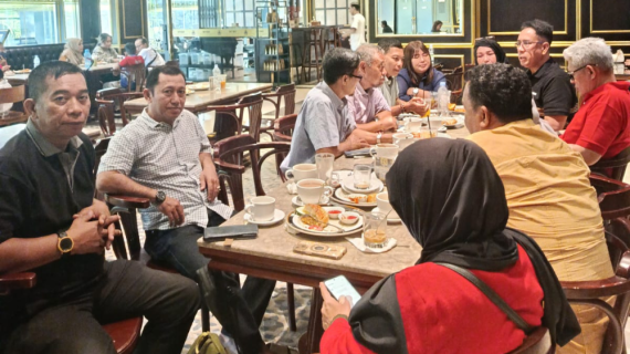 Abu Hasan Pimpin DPW Asprindo Sulsel, Pelantikan Pengurus Jadi Momentum Perkuat Sinergi Pengusaha dan Pemerintah